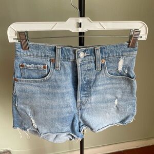 Levi’s Ribcage Shorts